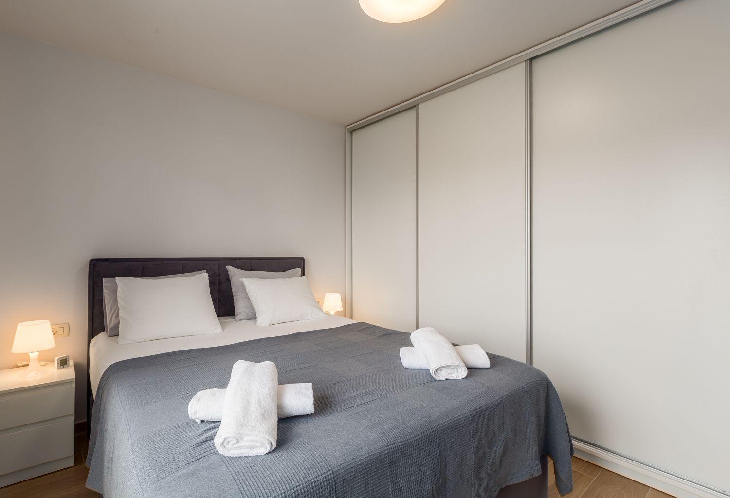 Apartman Exquisites Mit Eigener Galerie, Babybett, Waschmaschine Und Nur 700 Meter Zum Porec