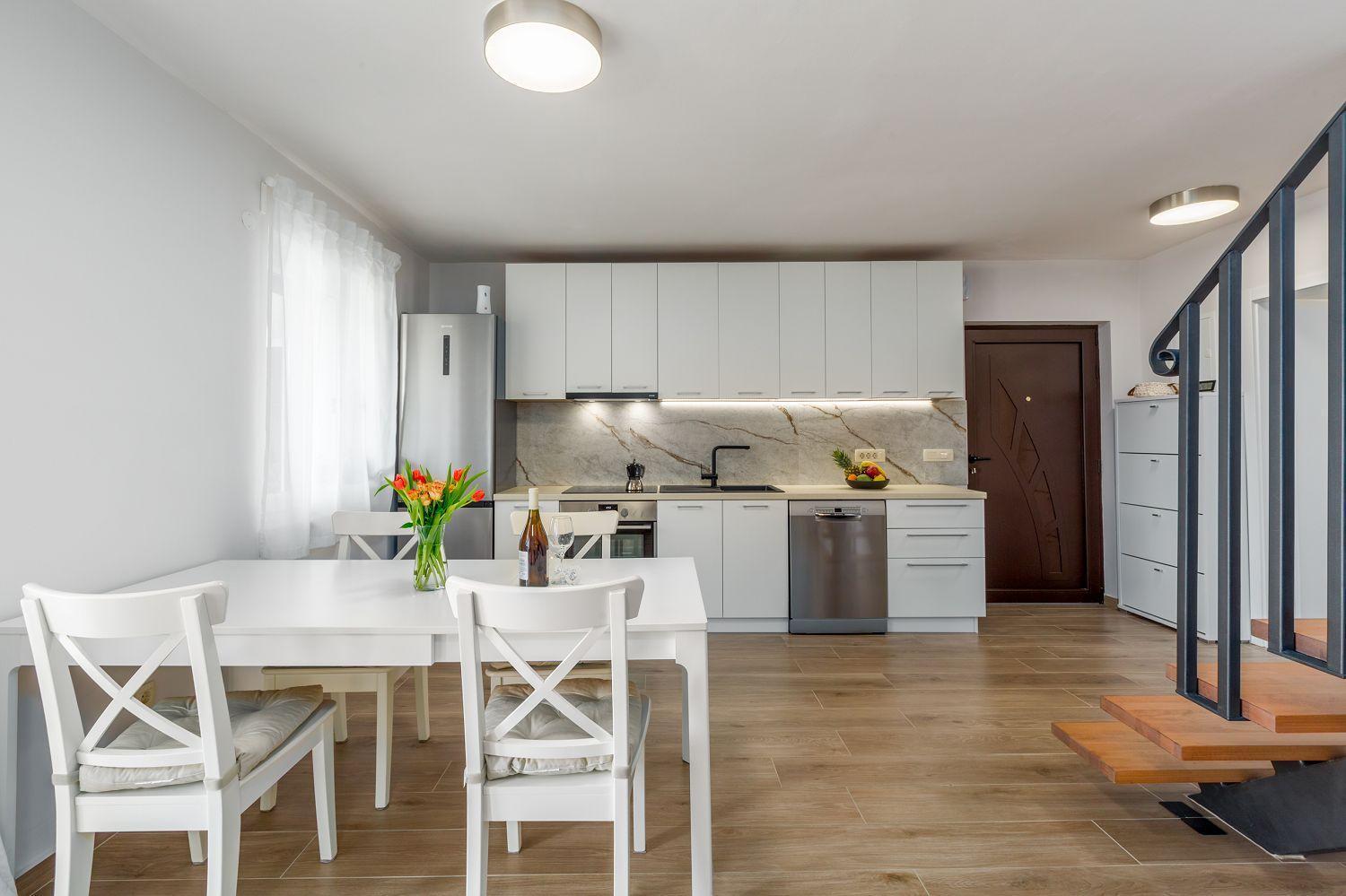 Exquisites Mit Eigener Galerie, Babybett, Waschmaschine Und Nur 700 Meter Zum *